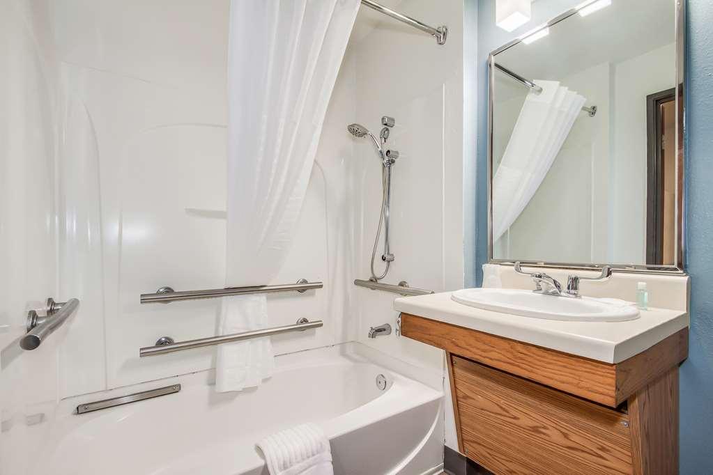 Extended America Select - Charleston - - I-526 Hotel