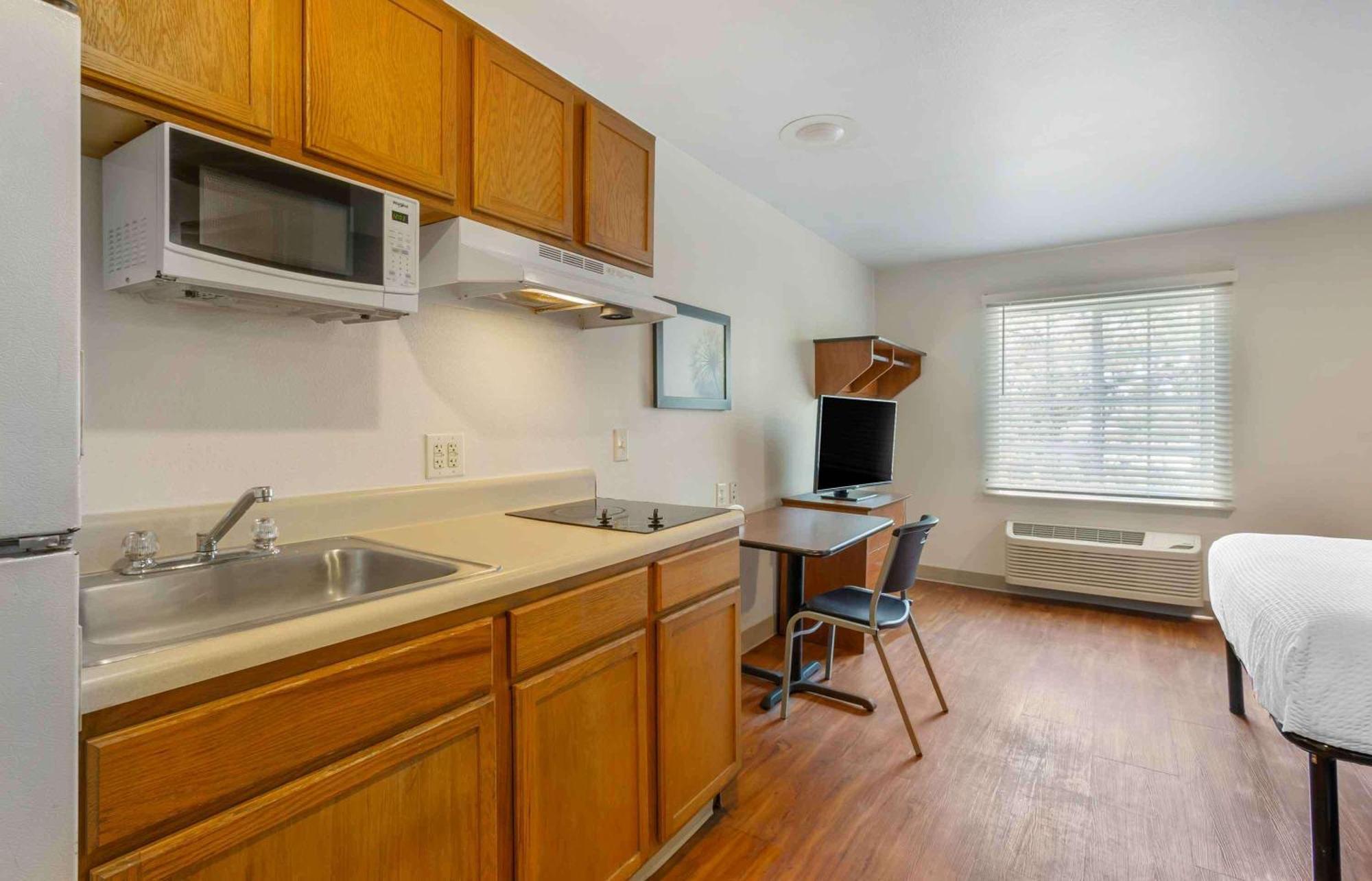 Extended America Select - Charleston - - I-526 Hotel North Charleston